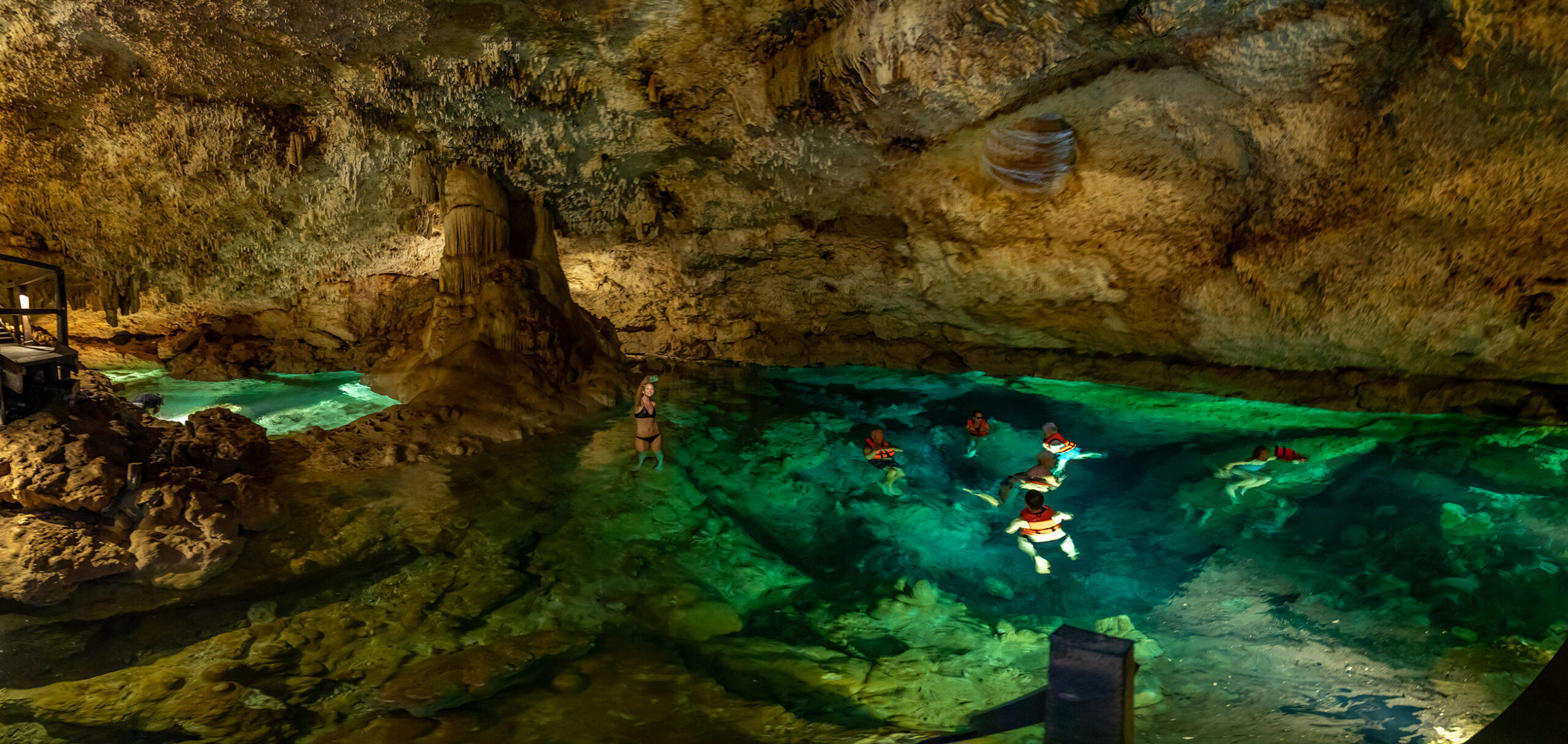 dml22-wan-ifra-Cenote-DzulHá-Turistas-185